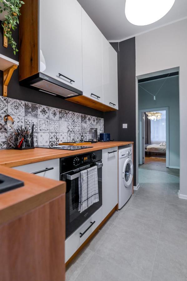 New Black & White - 2Bdr Apartment With Balcony 索菲亞 外观 照片