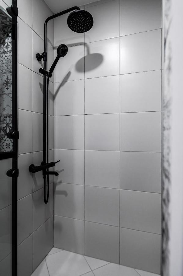 New Black & White - 2Bdr Apartment With Balcony 索菲亞 外观 照片